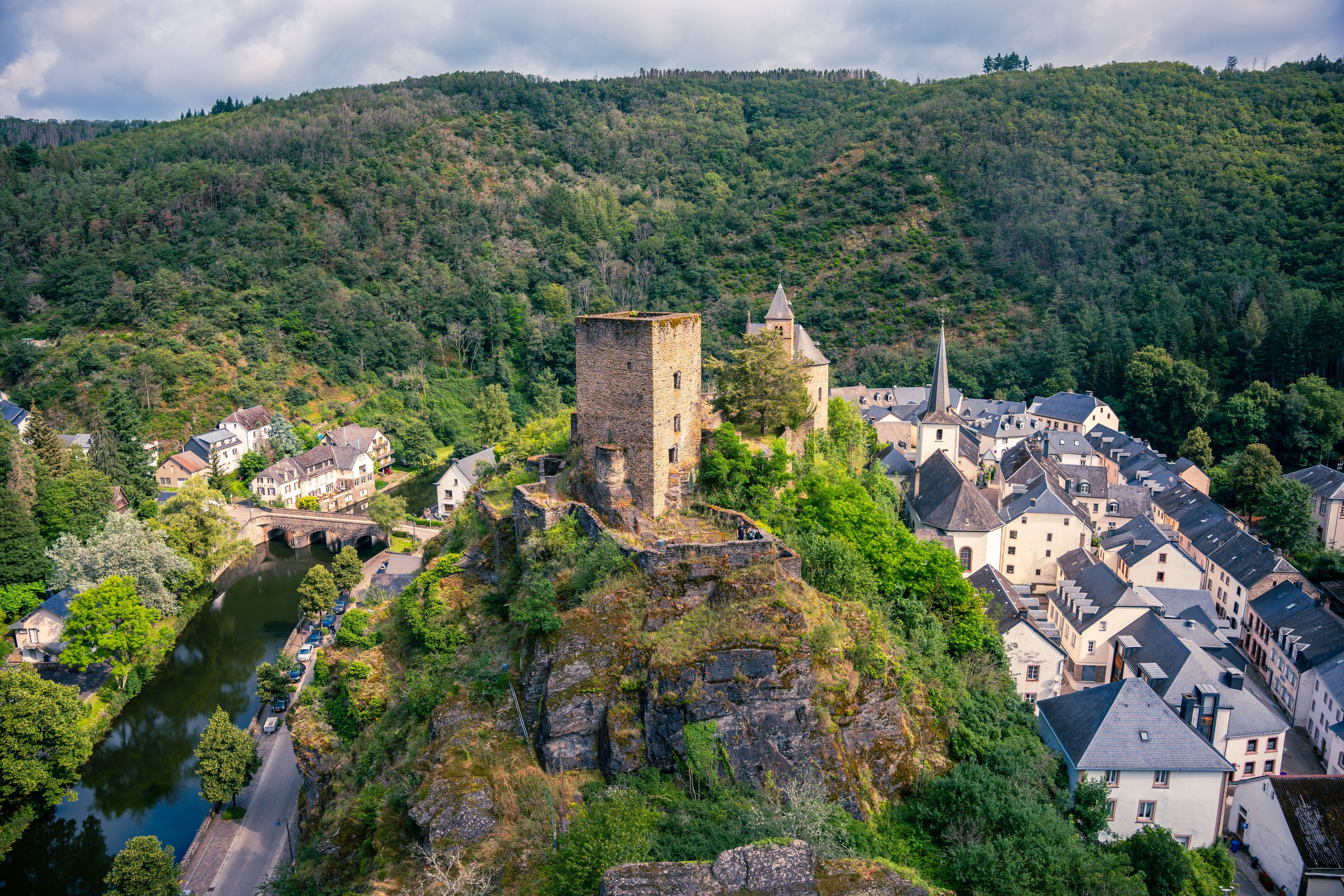 Schloss Esch-Sauer