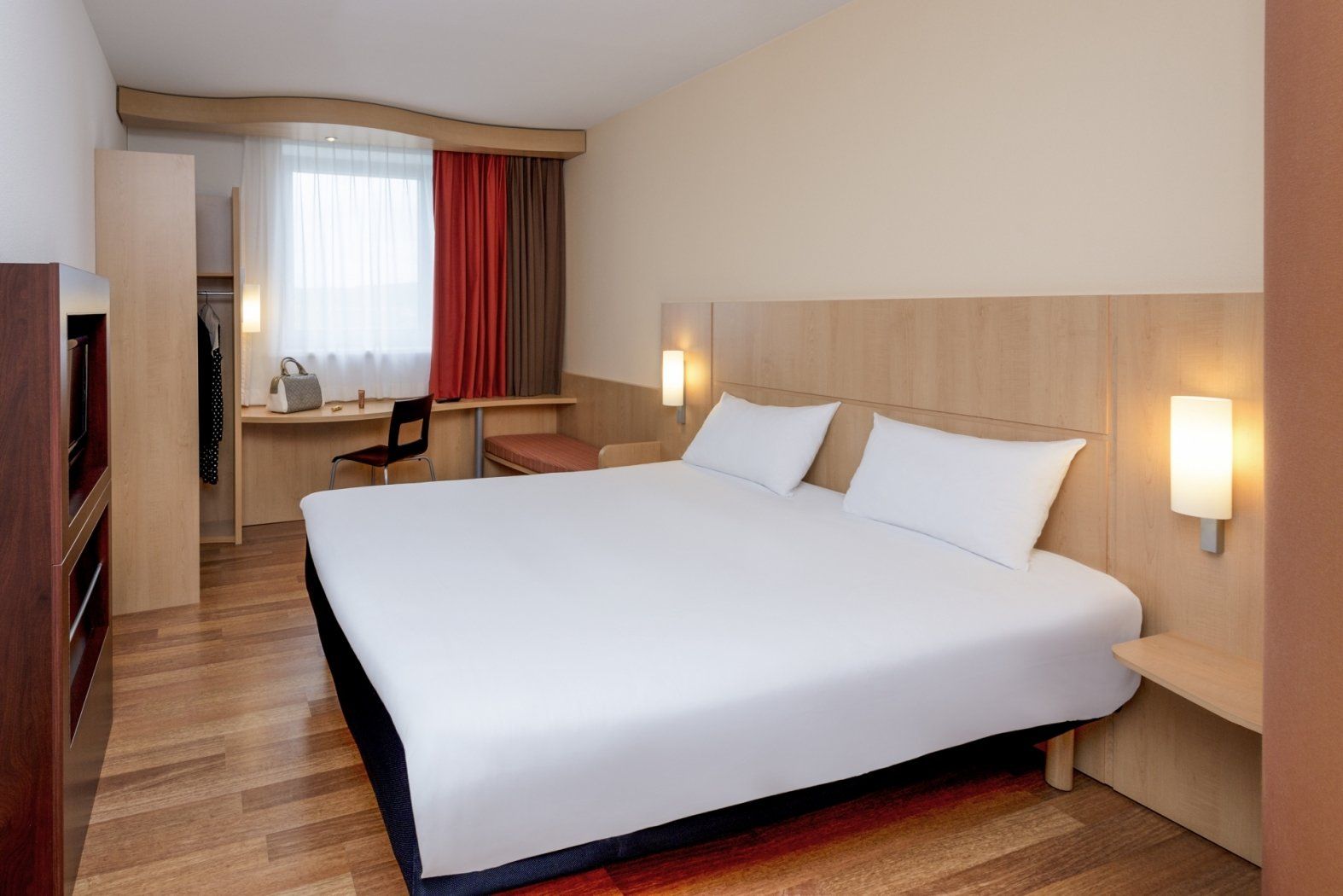 Hotel Ibis Esch Belval Room