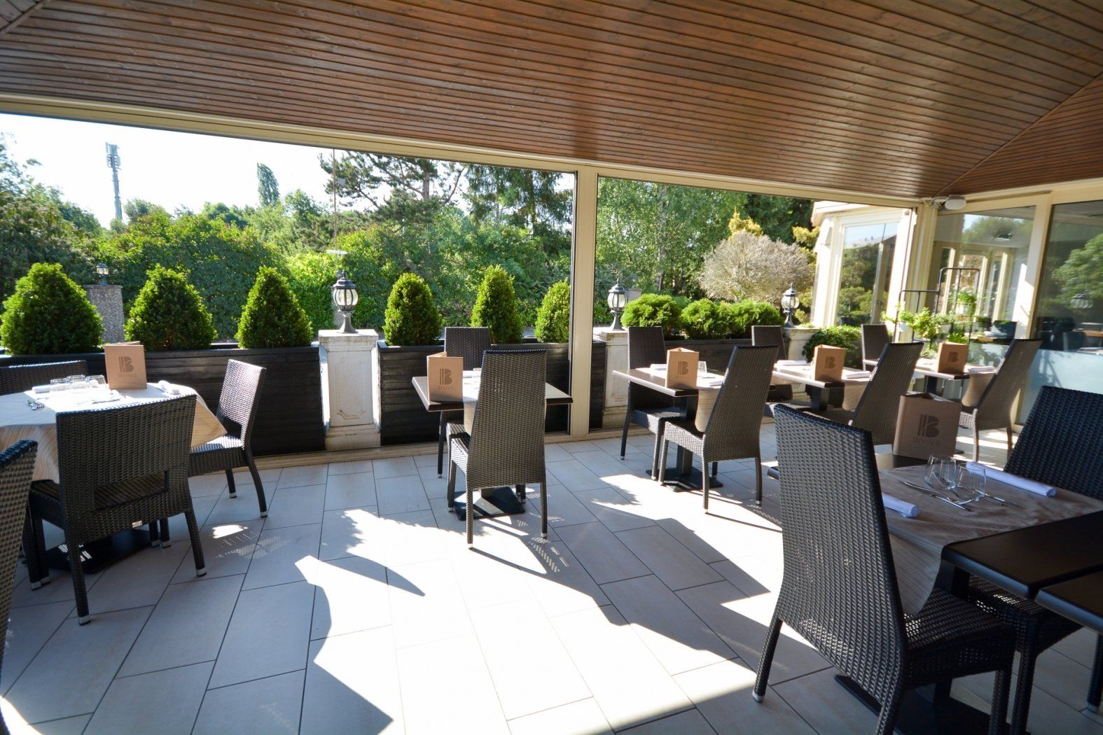 BIVIUS eat & sleep Terrasse